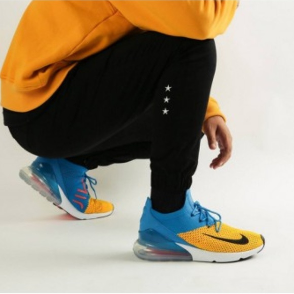 Men's Nike Air Max 270 Flyknit - Picture 6 of 6